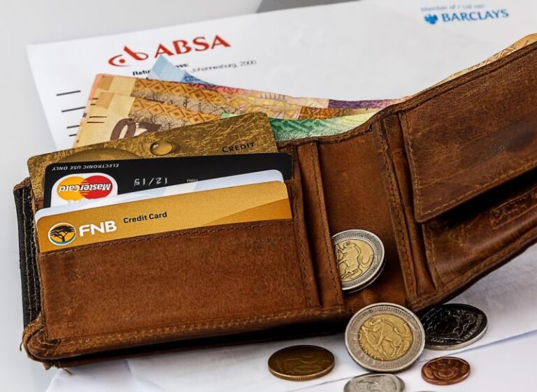 wallet, credit card, cash, money, plastic, banking, cards, poor, rich, payment, buying, shopping, wallet, wallet, wallet, wallet, wallet, credit card, credit card, credit card, credit card
